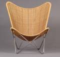 Knud Vinther. Batchair. Lænestol af honningfarvet rattan