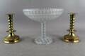 Skål på fot i glas och ljusstakar i mässing 1 par