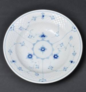 Bing og Grøndahl. Musselmalet Hotel. 12 dybe middagstall. nr. 1008714. 12