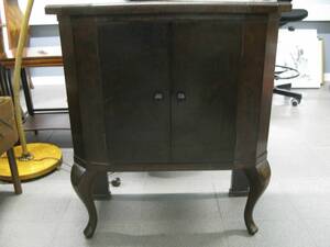 Skåp, betsad björk