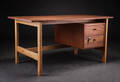Hans J. Wegner. Skrivebord af teak og eg 