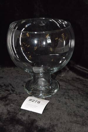 Glasskål på fot, Finland, LasiRiihimäen, diam 21 cm, H 27 cm