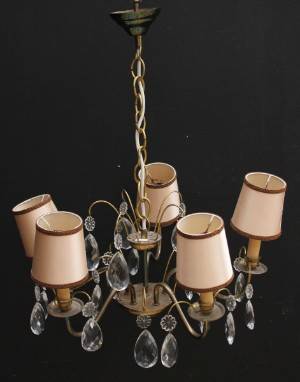 Ljuskrona med glasprismor