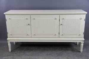 Sideboard i gustaviansk stil