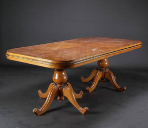 Twopillar table, frugttræ og nøddetræ