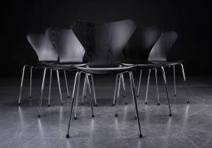 Arne Jacobsen. Stole, model 3107, sort lazur, ask 6