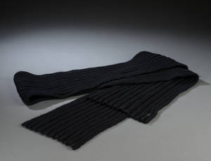 Chanel. Cashmere ribstrikket tørklæde.