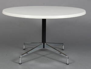 Charles Eames. Bord Segmented Table Ø 120 cm