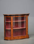 Hængevitrine af rosentræ, 1900-tallets midte