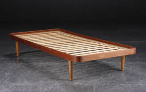 Daybed briks af teak- og bøgetræ. Dansk møbelproducent
