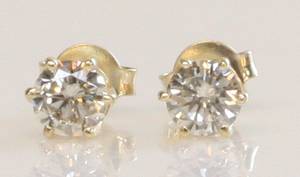 Par brillantørestikker, ca. 0.72 ct. 2