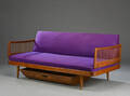 Sofa  Daybed af mørk poleret massiv bøgetræ.