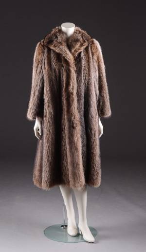 Pels af vaskebjørn. ca. str. 40.