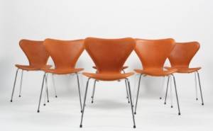 Arne Jacobsen. Sæt på seks stole syveren  model 3107. 6