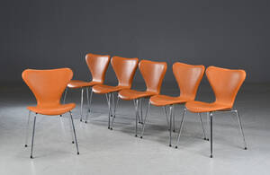 Arne Jacobsen. Seks stole model 3107. Anilinlæder 6