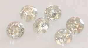 Seks uindfattede brillanter på ialt ca. 1.30 ct. 6