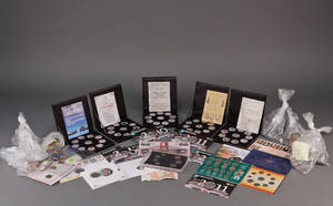 Samling div. mønter, medaljer hele verden