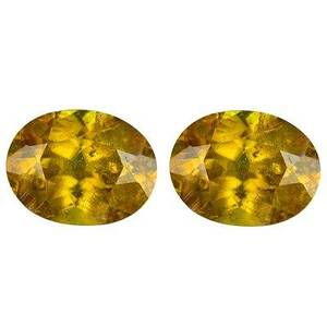 Uindfattede sphener. Ca. 1.98 ct 