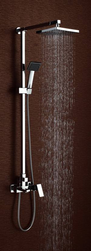 Brusearmatur i moderne design, udført af forkromet messing