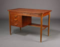 Ulfborg møbelfabrik. Skrivebord, teaktræ