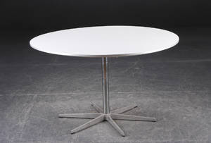 Arne Jacobsen. Cirkulært bord 