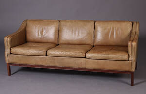 Dansk møbelproducent. Tre-pers sofa
