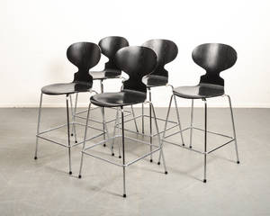 Arne Jacobsen, barstolar modell 3197 5 