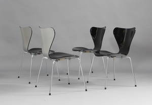Arne Jacobsen. Sæt på fire stole model 3107. 4