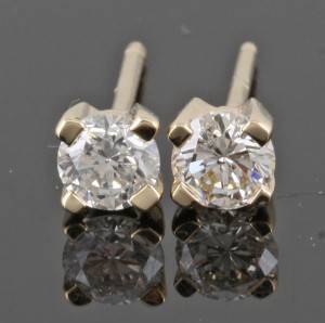 Earrings in 14kt set with brilliant cut diamonds 0.52 ct 2