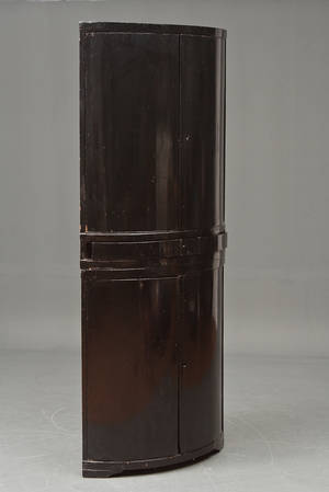 Hjørneskab, 1800-tallet   
