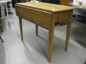 Skrivbord, avlutad furu