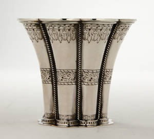 Svend Toxværd. Margrethebæger af sølv, 1957