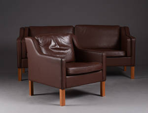 Dansk møbelproducent. 2½ pers. sofa samt lænestol, læder 2