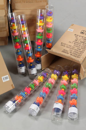 640 stk. badeænder fra bathroom.