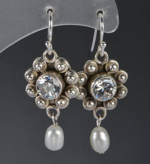 Smykkesæt af sterling sølv med cubic zirkonia