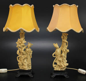 Bordslampor, ett par, orinetaliska, konstmassa 2