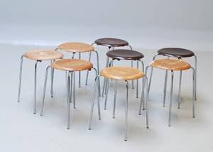 Arne Jacobsen 1902 - 1971. Sæt på otte taburetter 8