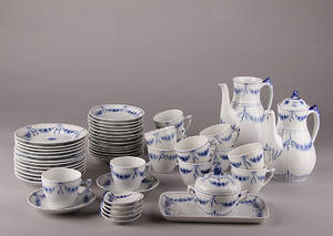 BG. Empire diverse dele the- og kaffestel i porcelæn. 49