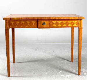 Skrivbord i gustavianskl stil, intarsia