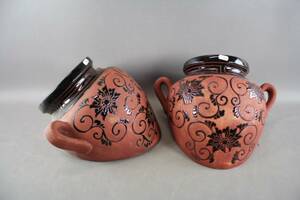 Väggkrukor i keramik 1 par