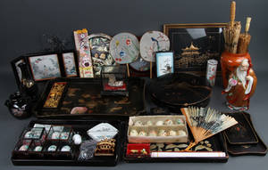 Stor samling kineserier og turistsouvenirs 