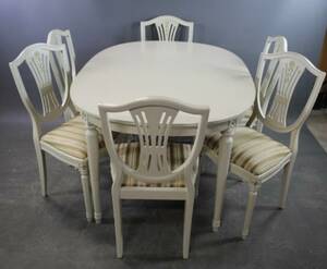 Matgrupp i gustaviansk stil 7 delar, bord och stolar 6 st