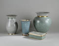 Samling vaser mv., krakelé porcelæn. Kgl.P. 4