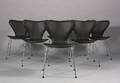 Arne Jacobsen. Sæt på seks stole syveren , model 3107, nybetrukket med sort Savanne læder 6