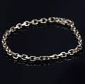 Guld armbånd.