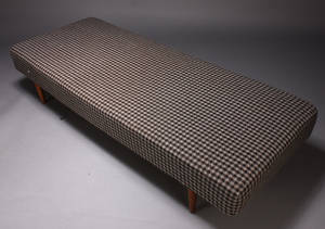 Daybed, dansk møbelproducent, ternet uld