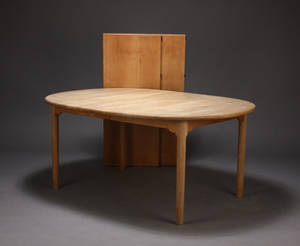 Kurt Østervig. Spisebord, massivt egetræ 