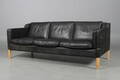Stouby, tre pers. sofa af sort læder, model Eva 
