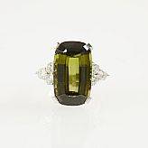 Ring vitguld turmalin briljanter