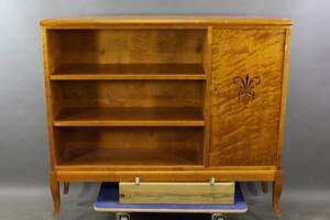 Bokhylla i björk med skåpdel